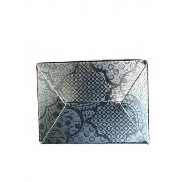 Taylor Swift Toy Chihuahua Barking At Me From A Tiny Purse Ornament In Hand - Picture 5 of 7